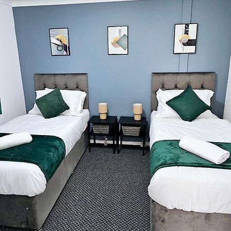 Lushstay Telford - Families, Contractors & Group Of Friends, Long Term Stay エクステリア 写真