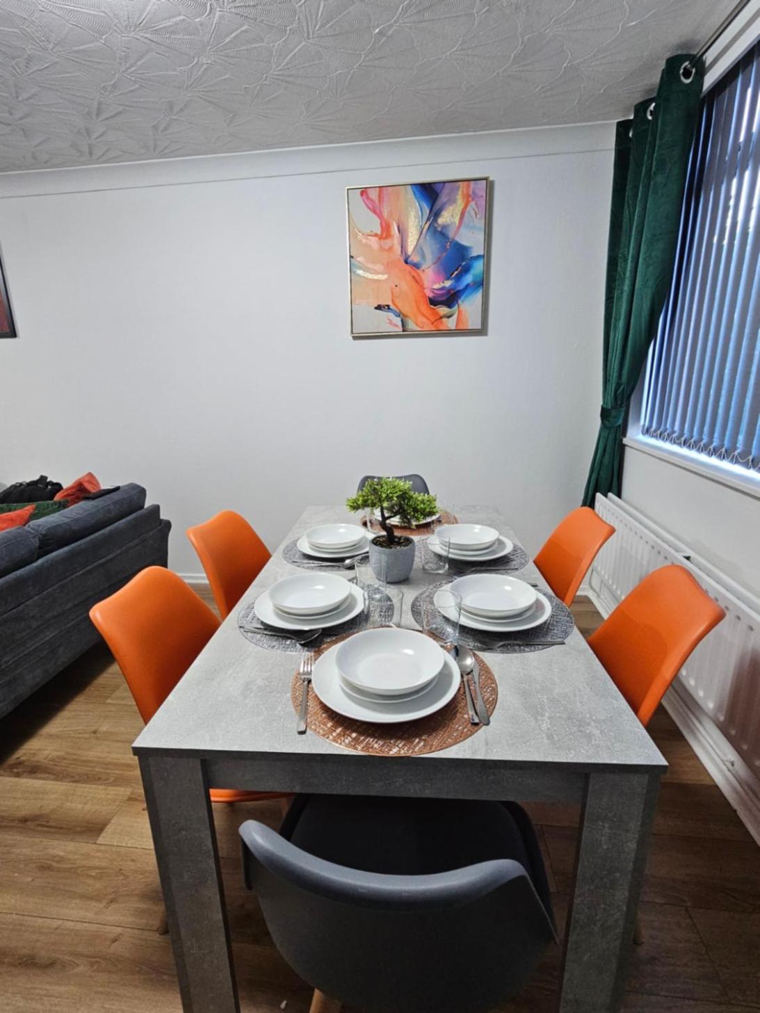 Lushstay Telford - Families, Contractors & Group Of Friends, Long Term Stay エクステリア 写真